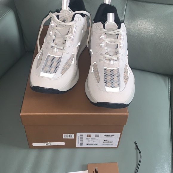 Burberry NWT authentic Sean Sneaker - Picture 9 of 11